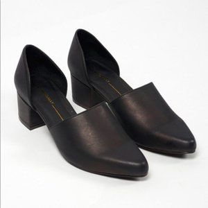 INTENTIONALLY BLANK • Black Leather Perf Shoes 38